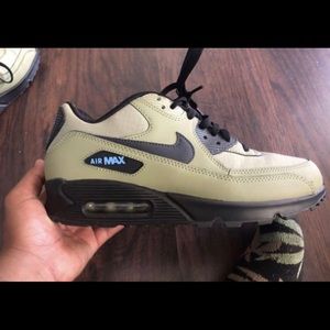 Air Max 90’s Olive green